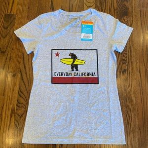 Everyday California Women’s‎ Fit T-shirt Size Large